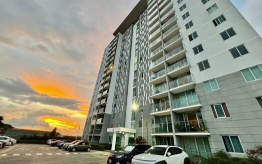 Apartamento en Venta en San Pablo de Heredia, 8vo Piso con Vista Panorámica. Código 137234