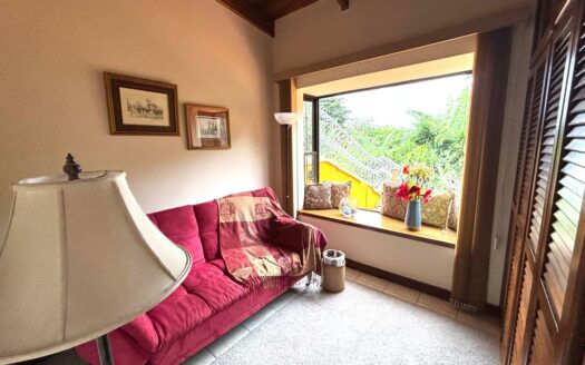 Casa en Venta en Santo Domingo, Condominio con Terraza y 5 Habitaciones, una de ellas en Planta Baja. Código 137539