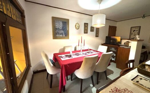 Casa en Venta en Santo Domingo, Condominio con Terraza y 5 Habitaciones, una de ellas en Planta Baja. Código 137539