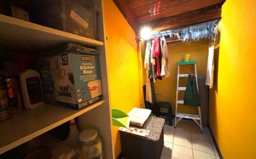 Casa en Venta en Santo Domingo, Condominio con Terraza y 5 Habitaciones, una de ellas en Planta Baja. Código 137539