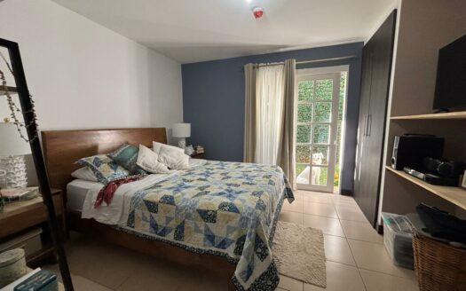 Apartamento en Venta en Planta Baja  en San Pablo de Heredia con Jardín Privado. Código 137727