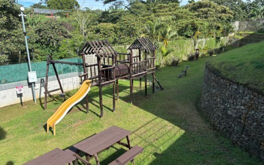 Apartamento en Venta en Planta Baja  en San Pablo de Heredia con Jardín Privado. Código 137727