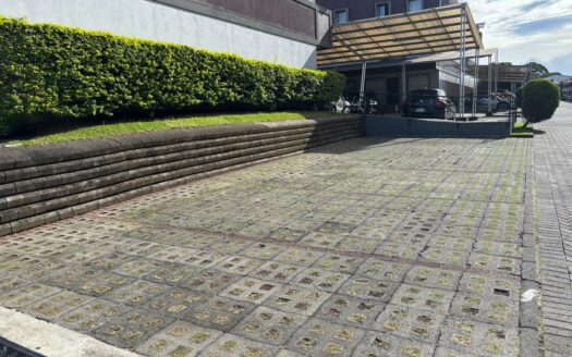 Apartamento en Venta en Planta Baja  en San Pablo de Heredia con Jardín Privado. Código 137727