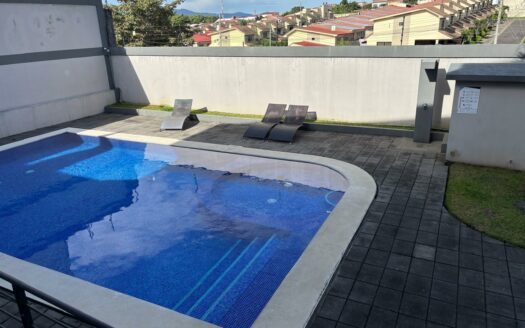 Apartamento en Venta en Planta Baja  en San Pablo de Heredia con Jardín Privado. Código 137727