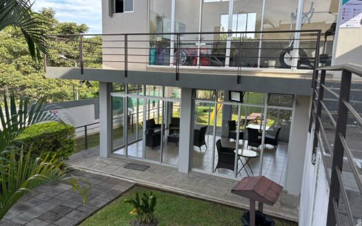 Apartamento en Venta en Planta Baja  en San Pablo de Heredia con Jardín Privado. Código 137727