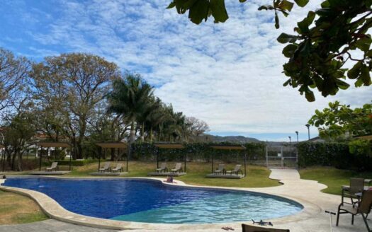 🏡 Casa en Alquiler en Santa Ana, Condominio Hacienda del Sol, con Amplios Espacios. Cod. 136887