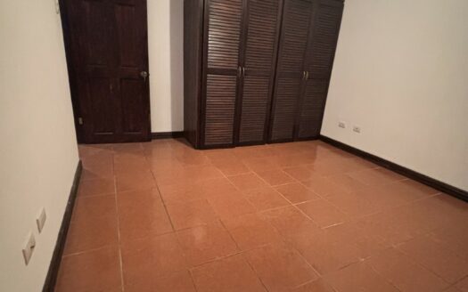 Amplia Casa en Venta. Paraiso de Cartago. Cod. 136495