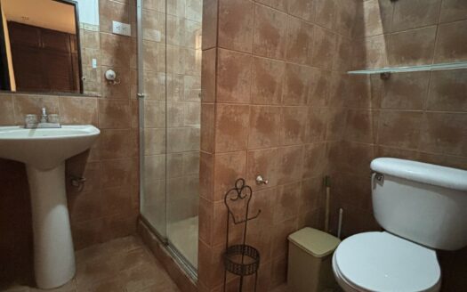 Amplia Casa en Venta. Paraiso de Cartago. Cod. 136495