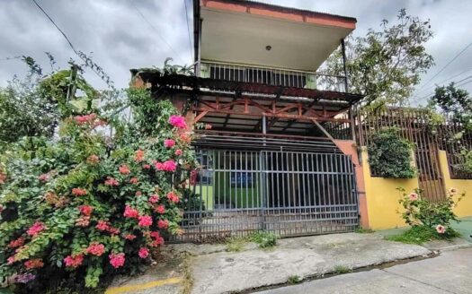 Casa y apartamento en venta en Desamparados, Calle Fallas con descuento del 10% aplicado COD#139742