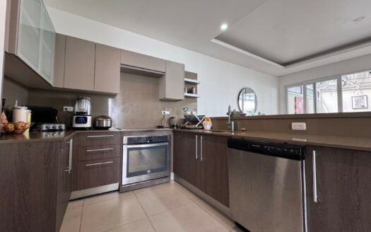 Guayabos de Curridabat: Casa en Condominio Prados del Este con 3 Habitaciones con 262 Metros de Construcción. #138987