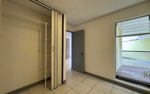 Curridabat: Condominio de Oportunidad con 3 Habitaciones en Residencial Privado. 68 Millones de Colones. #139416