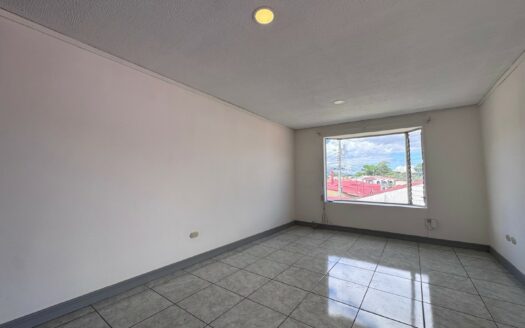 Curridabat: Condominio de Oportunidad con 3 Habitaciones en Residencial Privado. 68 Millones de Colones. #139416