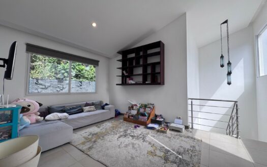 Guayabos de Curridabat: Casa en Condominio Prados del Este con 3 Habitaciones con 262 Metros de Construcción. #138987
