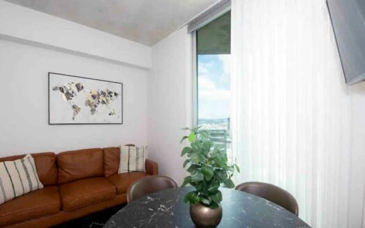 Apartamento tipo estudio en venta en La Sabana, SECRT — Amoblado y moderno COD#138529