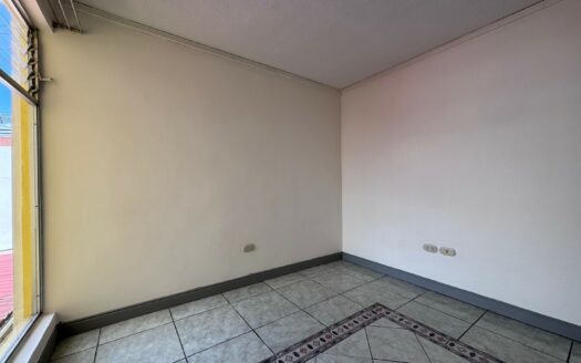 Curridabat: Condominio de Oportunidad con 3 Habitaciones en Residencial Privado. 68 Millones de Colones. #139416
