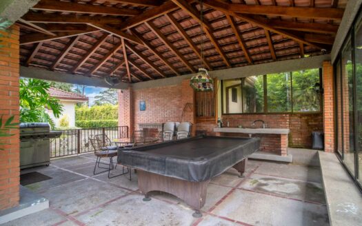 🏡 Casa en Venta en Montes de Oca, San Rafael – Amplia, con Departamento Independiente y Gran Jardín cod.138768