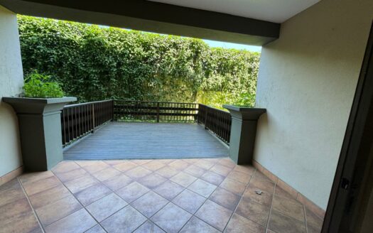 El Apartamento que busca lo tenemos Aquí en Escazú!!! Amplio, cerca de Centros Comerciales a un precio de Oportunidad. Cód 138465