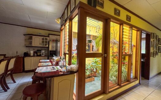 Casa en Venta en Montes de Oca, San Pedro – Amplio Terreno y Excelente Ubicación cod.139532