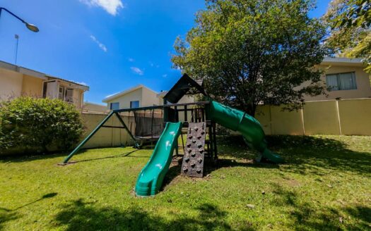 Casa en venta en Sabanilla, con ascensor y amplios espacios en condominio cod.139590