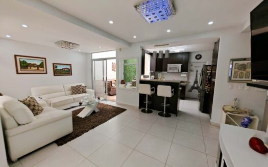 Casa en venta en Sabanilla, con ascensor y amplios espacios en condominio cod.139590