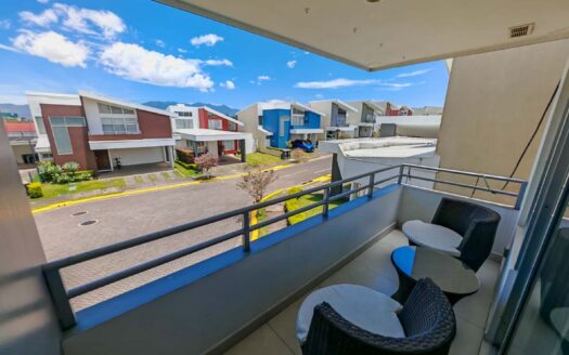 Casa en venta en Sabanilla, con ascensor y amplios espacios en condominio cod.139590