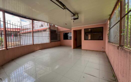 Casa en venta en Lomas de San Antonio, Desamparados, 2 habitaciones – Remate bancario con seguridad 24/7 COD#138386