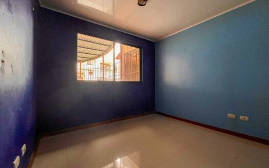 Casa en venta en Lomas de San Antonio, Desamparados, 2 habitaciones – Remate bancario con seguridad 24/7 COD#138386