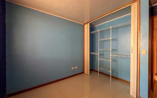 Casa en venta en Lomas de San Antonio, Desamparados, 2 habitaciones – Remate bancario con seguridad 24/7 COD#138386