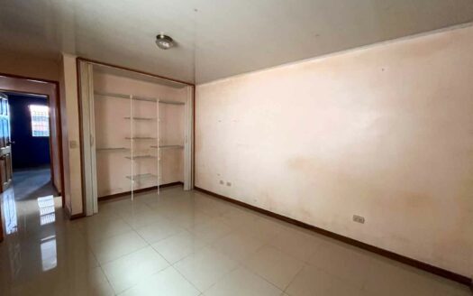 Casa en venta en Lomas de San Antonio, Desamparados, 2 habitaciones – Remate bancario con seguridad 24/7 COD#138386