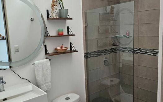 ¡OPORTUNIDAD! Casa en venta en Condominio Hacienda El Coyol, hermosa, moderna y con amplias amenidades. COD. 139621