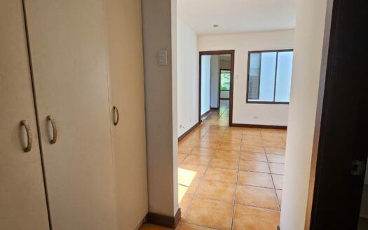 ¡REMATE BANCARIO, PRECIO DE OPORTUNIDAD! Casa en Venta en Condominio en Alajuela Centro, Amplia de 1 Planta y 5 Habitaciones. COD. 139647