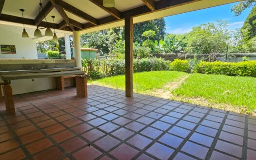 ¡REMATE BANCARIO, PRECIO DE OPORTUNIDAD! Casa en Venta en Condominio en Alajuela Centro, Amplia de 1 Planta y 5 Habitaciones. COD. 139647