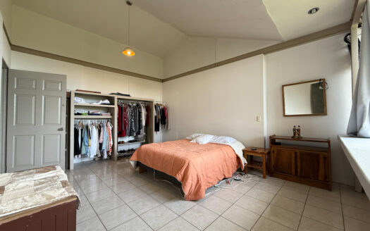 Hermosa Casa de 2 Niveles Rodeada de Bosque y Vegetación en Las Nubes de Coronado COD 138145