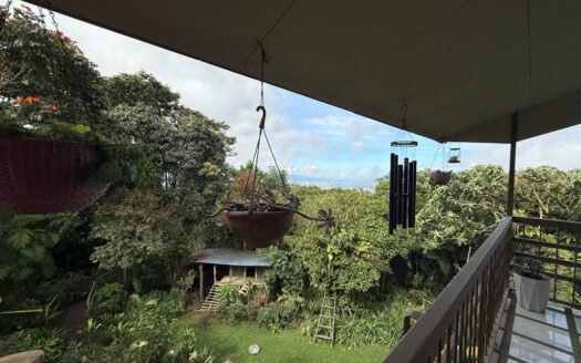 Hermosa Casa de 2 Niveles Rodeada de Bosque y Vegetación en Las Nubes de Coronado COD 138145