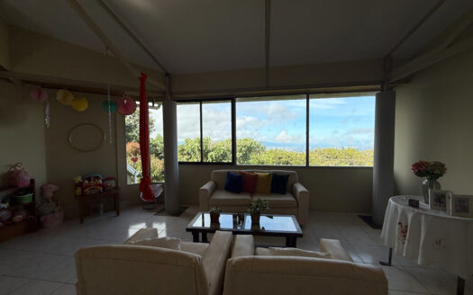 Hermosa Casa de 2 Niveles Rodeada de Bosque y Vegetación en Las Nubes de Coronado COD 138145