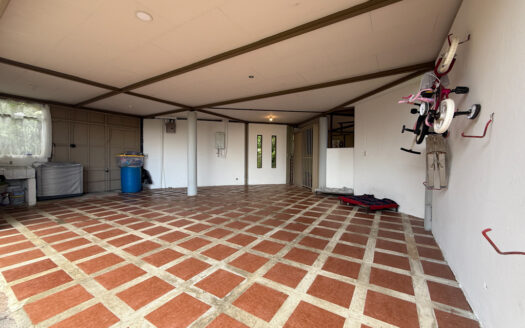 Hermosa Casa de 2 Niveles Rodeada de Bosque y Vegetación en Las Nubes de Coronado COD 138145