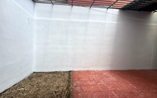 🏡 Casa en Venta en San Francisco de Heredia, Cerca del Hospital Nuevo – Uso Mixto y Amplios Espacios. Cochera para 4 Carros. Código 138629