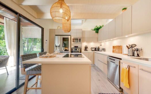 🌿 Villa Boutique en Potrero — 2 Habitaciones, 2 Baños | Amoblada y Renovada COD:139350