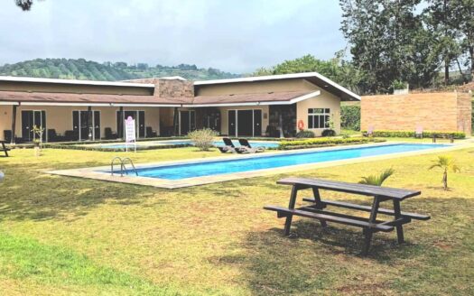 Venta de lote con alta plusvalía en Exclusivo Condominio, Paraíso de Cartago.