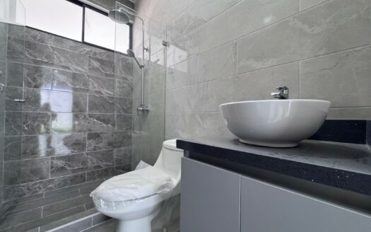 Tres Ríos: Casa a Estrenar en Condominio con 4 Habitaciones + 3 Baños Completos. #140533