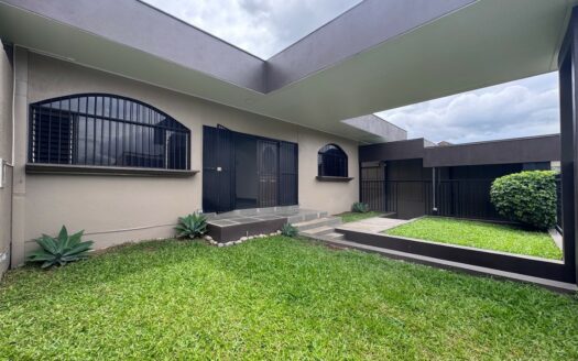 Tres Ríos: Casa en alquiler en Residencial Privado con 497 Metros de Lote.#140206