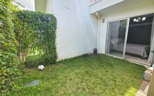 Venta de casa de 1 planta (Esquinera) en Condominio en Cariari (Lote: 245m2 / Const: 92m2) 2hab, 2 baños, 2 parqueos. Cod. 140777