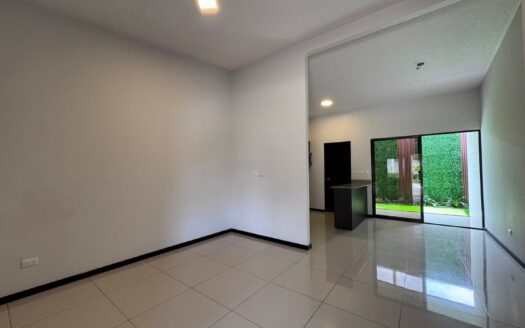 Guayabos de Curridabat: Casa de Una Planta en Condominio con 3 Habitaciones. 85 Millones de Colones. Oportunidad! #140456