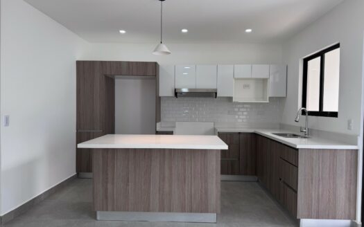 Tres Ríos: Estrene Casa en Condominio 100% Separada con Espectacular Vista. 3 Habitaciones + Oficina. Entrega Abril 2026. #140744