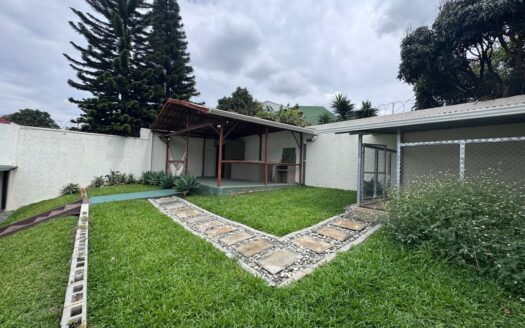 Tres Ríos: Casa en alquiler en Residencial Privado con 497 Metros de Lote.#140206