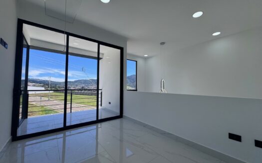 Tres Ríos: Casa a Estrenar en Condominio con 4 Habitaciones + 3 Baños Completos. #140533