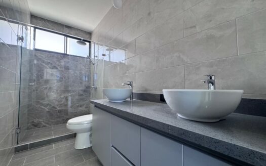 Tres Ríos: Casa a Estrenar en Condominio con 4 Habitaciones + 3 Baños Completos. #140533