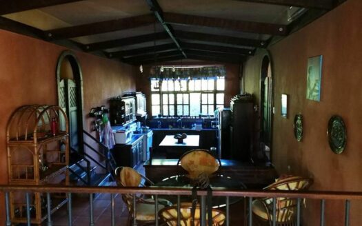 ¡OPORTUNIDAD! Hermosa y Amplia Propiedad Para Alquiler Uso de Suelo Residencial y Comercial Estilo Colonial y Rodeada de Naturaleza a Solo 3 Mins del Centro de Alajuela. COD. 140861