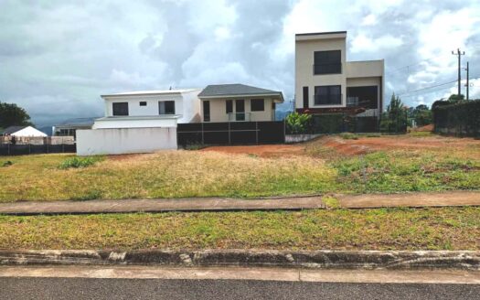 Venta de lote con alta plusvalía en Exclusivo Condominio, Paraíso de Cartago.