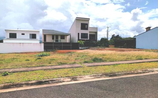 Venta de lote con alta plusvalía en Exclusivo Condominio, Paraíso de Cartago.